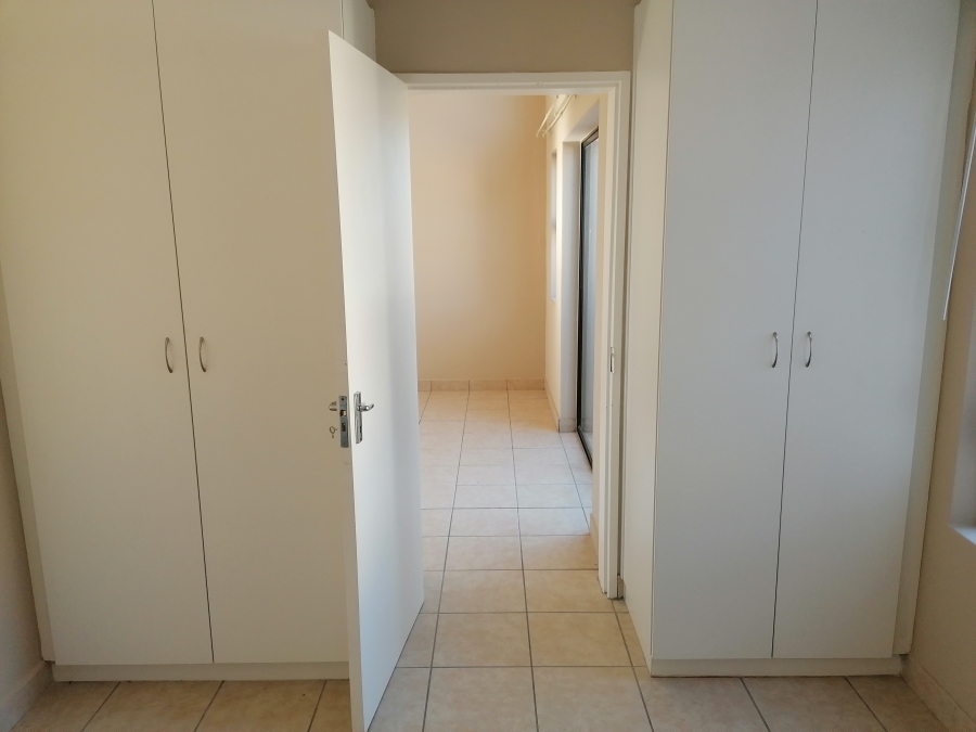 To Let 2 Bedroom Property for Rent in Burgundy Estate Western Cape